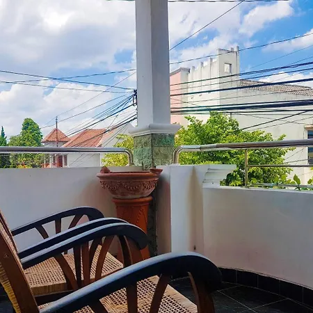 Glory Homestay Yogyakarta Extérieur photo